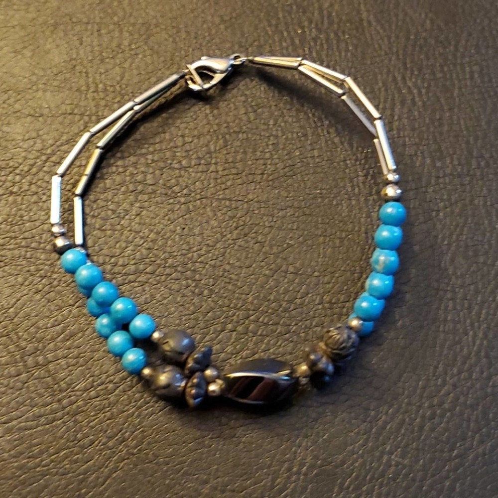 Boutique Blue and Black Beaded Fashion Bracelet